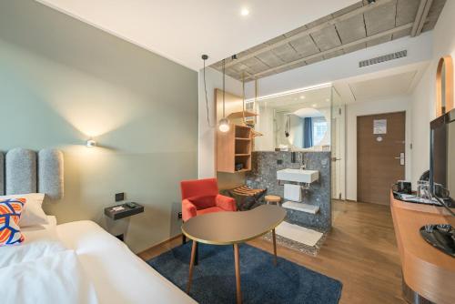 Single room, economy