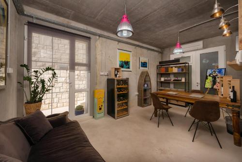 Belado Residence Bol - main image