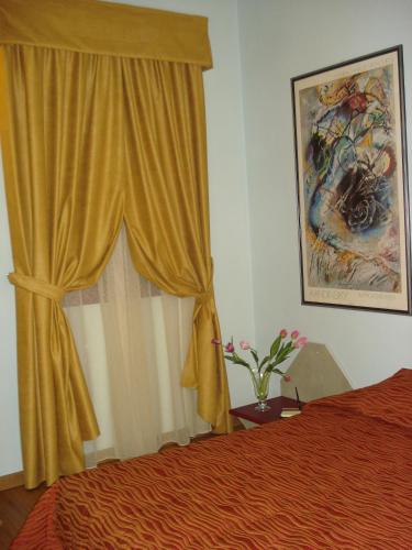 Single Room image 3
