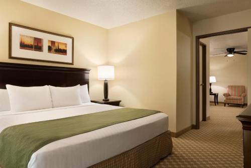 Country Inn & Suites by Radisson, Chanhassen, MN