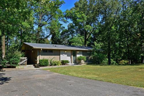 Three-Bedroom Executive Cottage with Five Double Beds