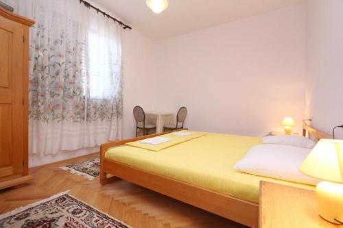 One-Bedroom Apartment with Terrace and Sea View image 2