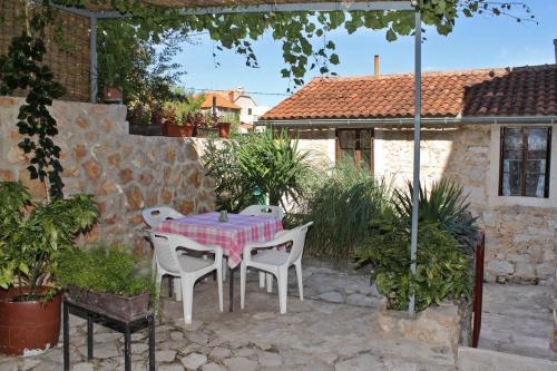  Studio Pitve 5247a in 21465 Jelsa