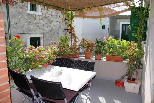 Apartment in Sućuraj 