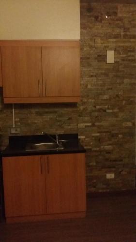 Celadon Tower- Studio with balcony near SM San Lazaro, Manila (fotografie 3)
