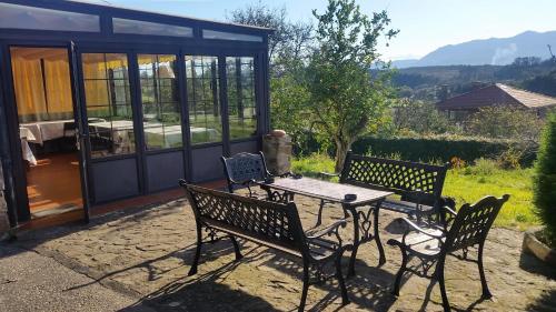 Kert, Turismo rural El Piensu in Villaviciosa