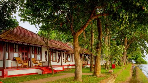 Coconut Lagoon Kumarakom- CGH Earth