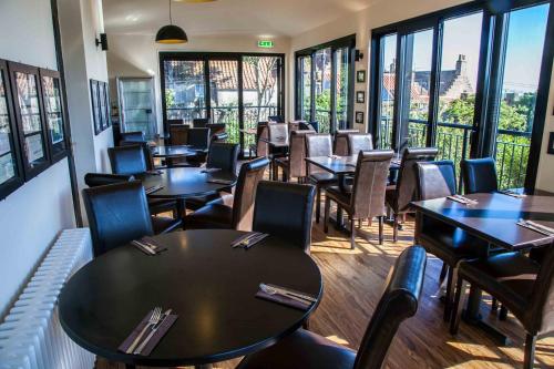 餐廳, 白可酒店 (The Bank) in 安斯特拉瑟