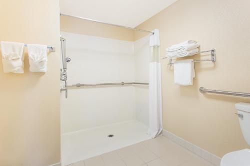 Baymont by Wyndham Plymouth - image 6
