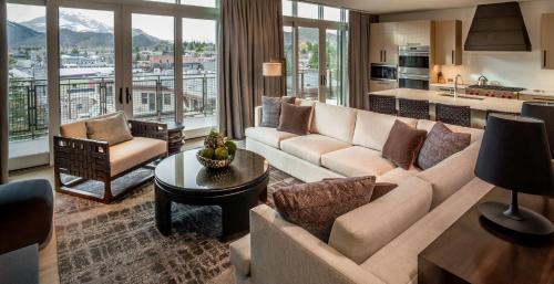 Limelight Hotel Ketchum - image 6