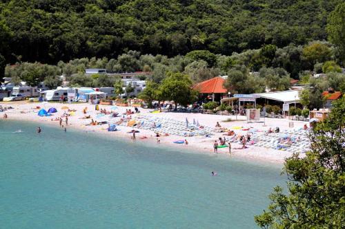 Apartments with a parking space Rabac Labin - 7438 - image 2