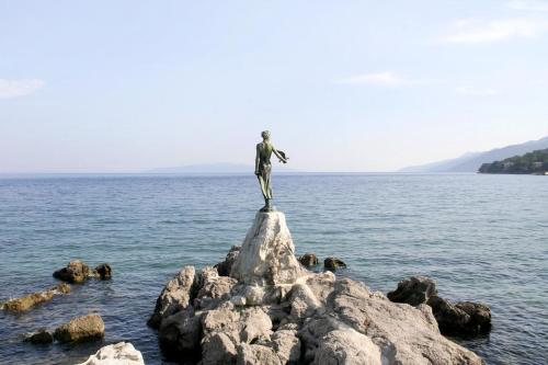 Apartments with a parking space Opatija - 7891 - image 6