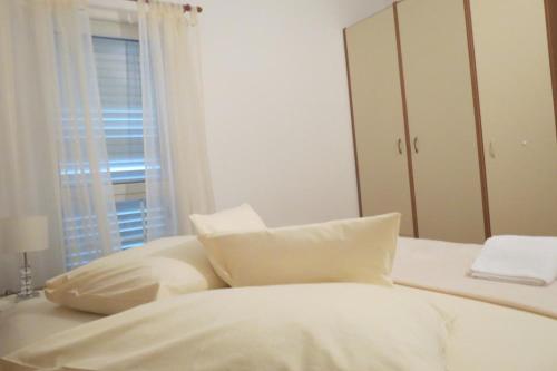 Apartments with WiFi Split - 11170, Split (photo 6)