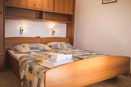 Apartments with a parking space Lopar Rab - 12327 - main image