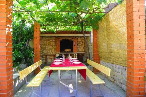 Apartments with a parking space Mavarstica, Ciovo - 12435