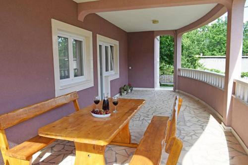 Two-Bedroom Apartment with Balcony image 2