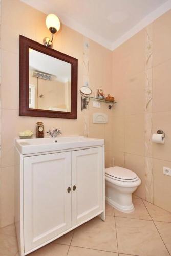 Apartments with WiFi Split - 12516, Split (photo 8)