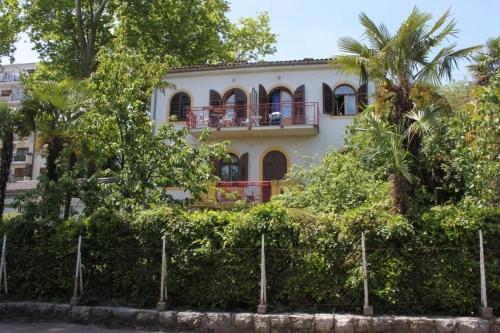 Apartments and rooms with parking space Lovran Opatija - 10403 Lovran