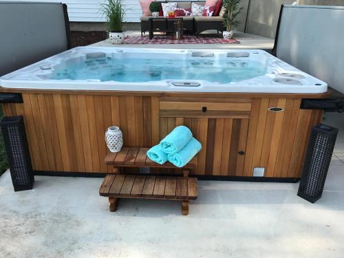 Létesítmények, Summer: Villa Pool & Spa | 39 Ppl | 8 BR | 9 Bath in Saint-Jean-de-l'Île-d'Orléans