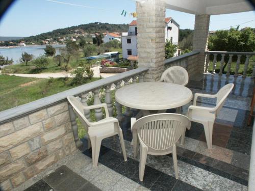  Studio Mrljane 327a in Neviđane