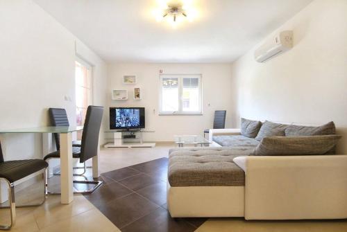 Apartment Borka - image 3