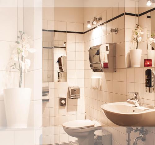 Hotel Ambiente Berlin City - image 14