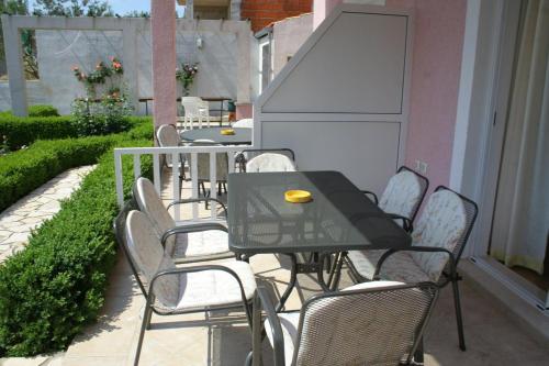  Apartment Promajna 2691a in 21320 Promajna