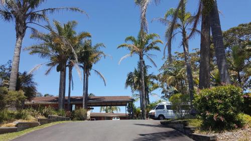 Tabourie Lake Motor Inn Burrill Lake