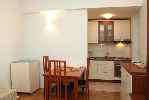 Apartments by the sea Hvar - 4591 - image 3