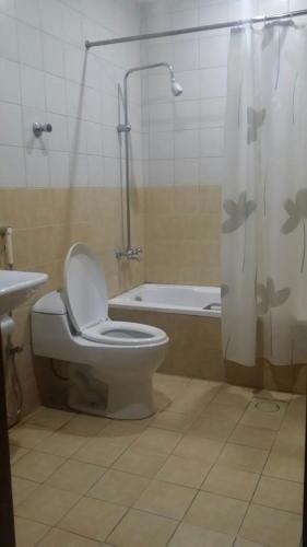 Bathroom, Nuzul mena 109 in As Suwaidi Al Gharabi