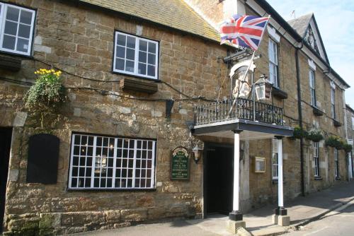 The Ilchester Arms Hotel - main image