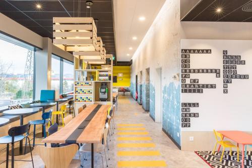 Pub/Lounge, ibis Styles Genève Palexpo Aéroport near Vivarium Elapsoidea