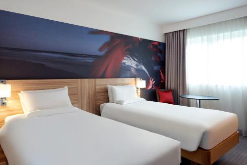 Novotel London Stansted Airport - image 11