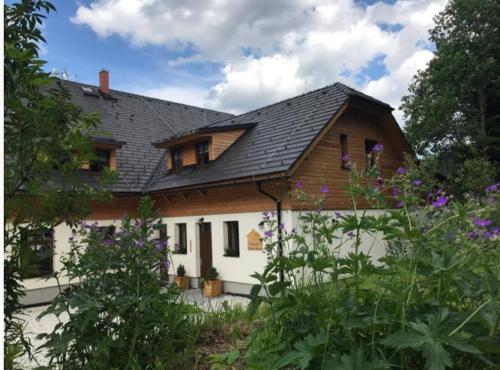 Chata u Tří Sluk (Chata u Tri Sluk) in Modrava