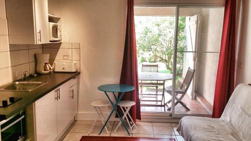 Facilities, Residence Deshroses in Bas Vent