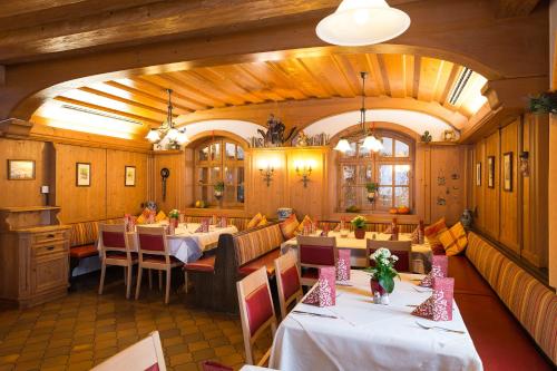 Restaurant, Hotel Neuwirt in Hallbergmoos