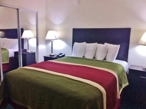 Travel Inn & Suites Atlanta Texas