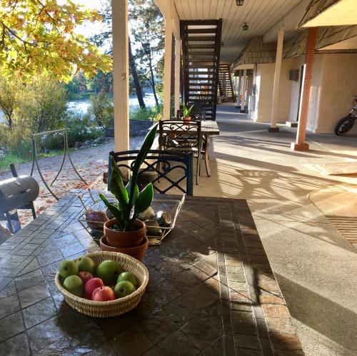 River's Edge Lodge 2