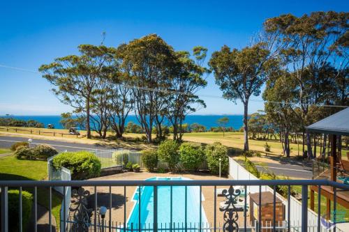 . Ballingalla Apartments By the Golf Course
