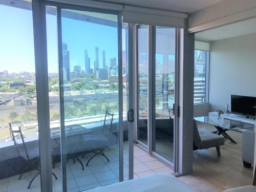 ReadySet Apartments on Central Pier