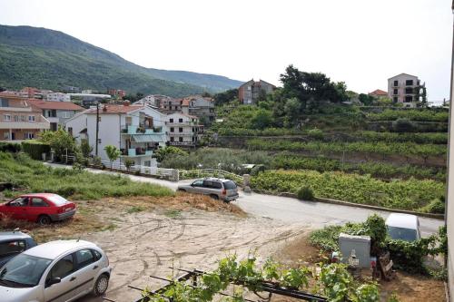 Two-Bedroom Apartment with Balcony room in Apartments with a parking space Podstrana Split - 4894