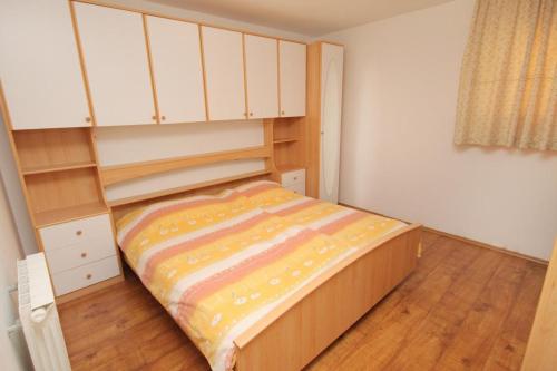Apartments with a parking space Selce, Crikvenica - 5287