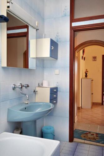 One-Bedroom Apartment with Terrace room in Apartments with a parking space Malinska (Krk) - 5284
