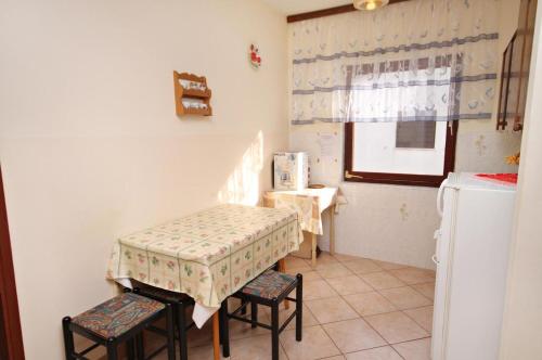 One-Bedroom Apartment with Terrace image 2
