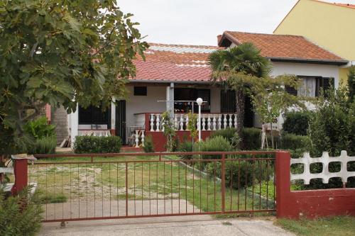  Apartments by the sea Vrsi - Mulo, Zadar - 5798 in Vrsi