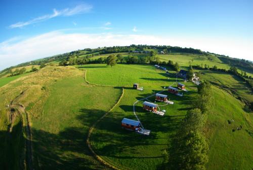 Domaine de la Chaux de Revel - Accommodation - Saint-Martin-Valmeroux