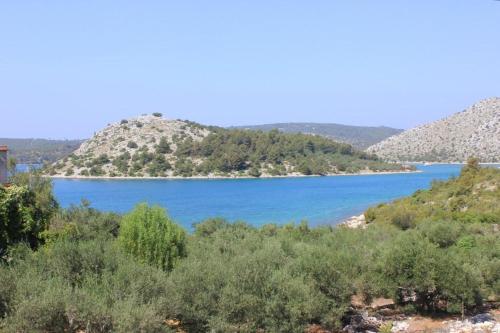 Seaside secluded apartments Cove Dragnjevica - Telascica Dugi otok - 8140 - image 3