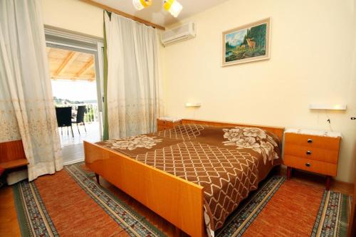 Apartments with a parking space Hvar - 624 - image 3