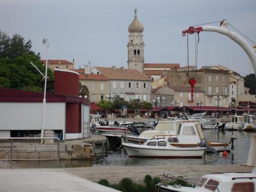 Apartments by the sea Krk - 11205 - image 7