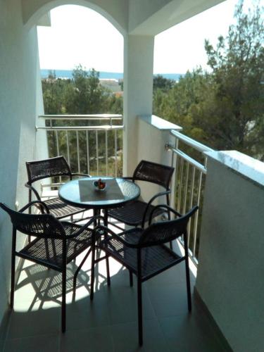 Apartments with a parking space Starigrad Paklenica - 12992 - image 2